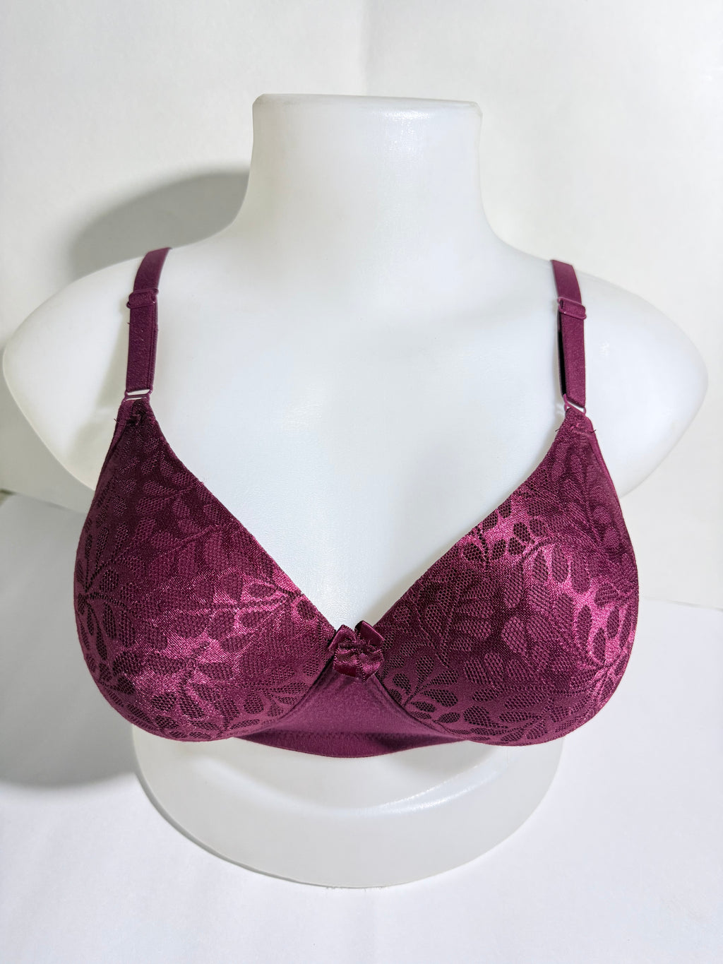Lace Padded Bra – Premium Lace Elegance with Soft, Body-Fit Comfort